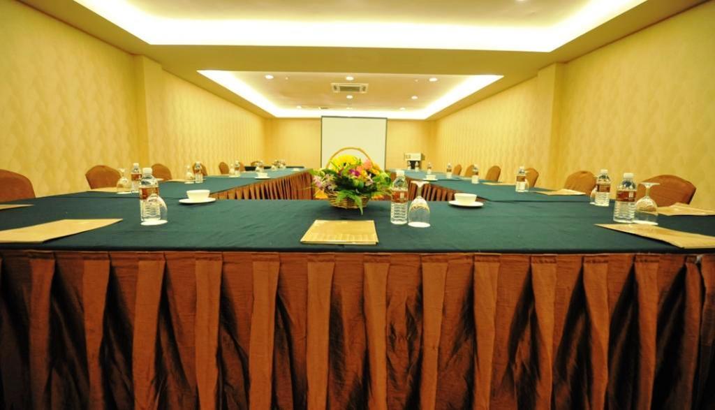 11@Century Hotel ยะโฮร์บาห์รู ภายนอก รูปภาพ