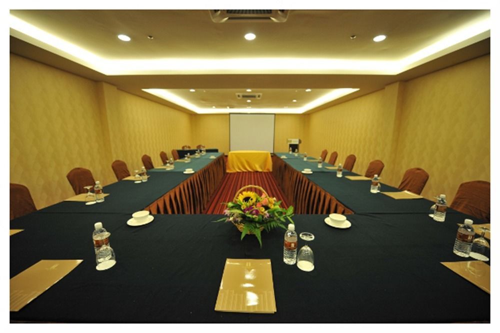 11@Century Hotel ยะโฮร์บาห์รู ภายนอก รูปภาพ